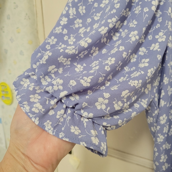 2 Sienna Sky women's peasant blouses floral off shoulder smocked size Large NWOT - Picture 10 of 14